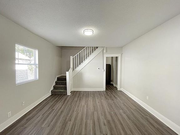 3rd image of 1527 N Olney St #1527