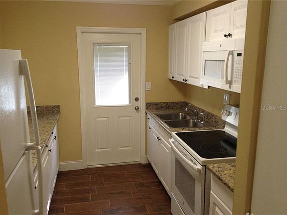 5th image of 932 W Princeton St