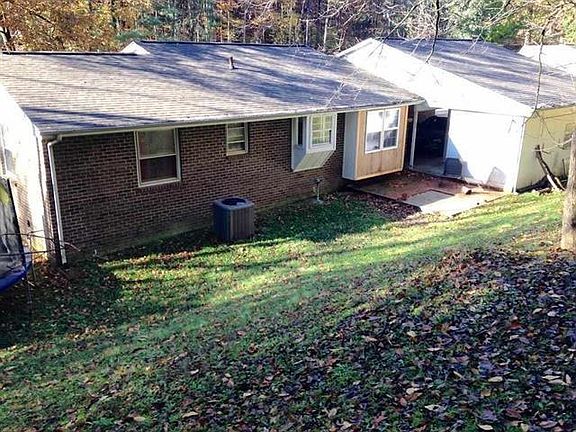 2nd image of 223 Park Ln