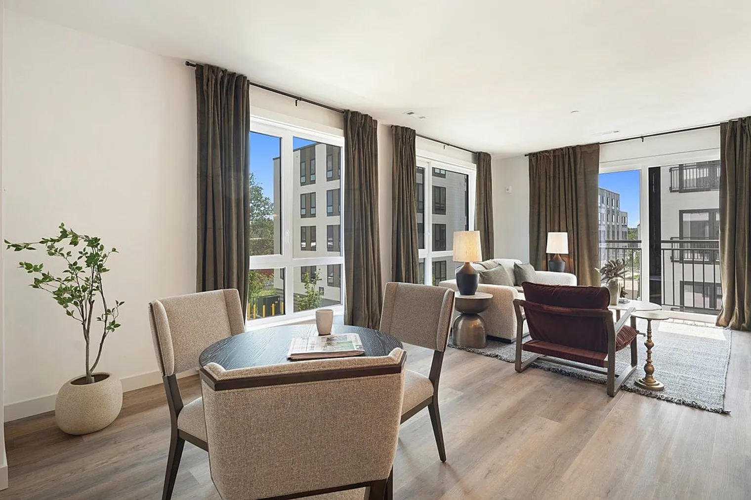 2 bed, 2.0 bath, 1194 sqft, $9,408 — Photo 3