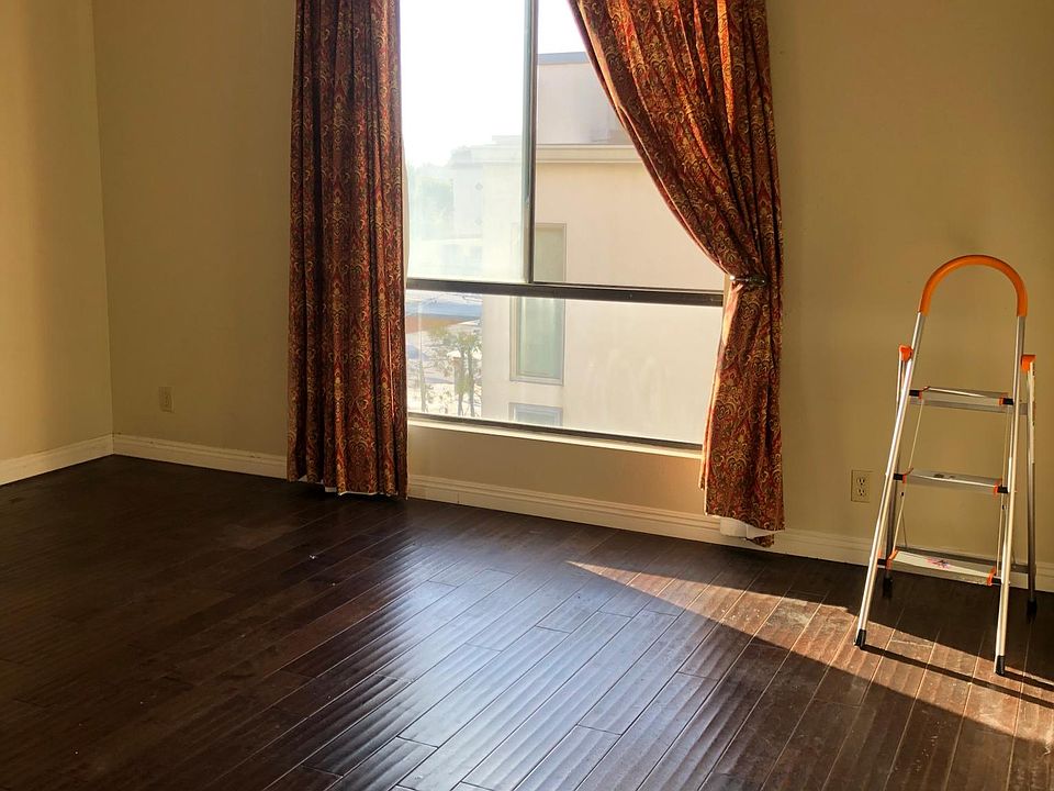 1st image of 1741 Colby Ave #3