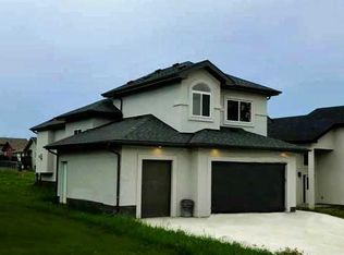 905 NE 9th Ave NE, Fox Creek, AB T0H 1P0