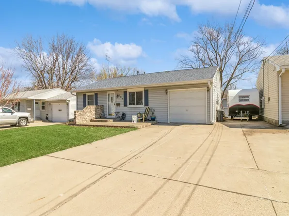 706 E 12th St N, Newton, IA 50208