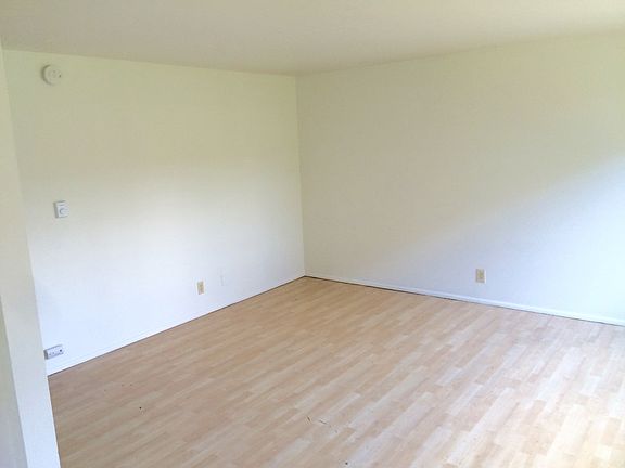 5th image of 7325 Woodlawn Ave N #7319