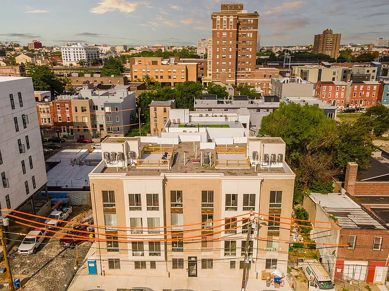 1222 N Marshall St — Photo 119