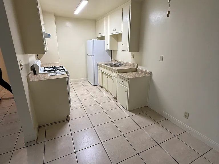 270 Amber Ct #23 — Photo 7