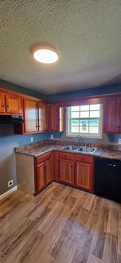 Spacious Home for Rent! — Photo 4