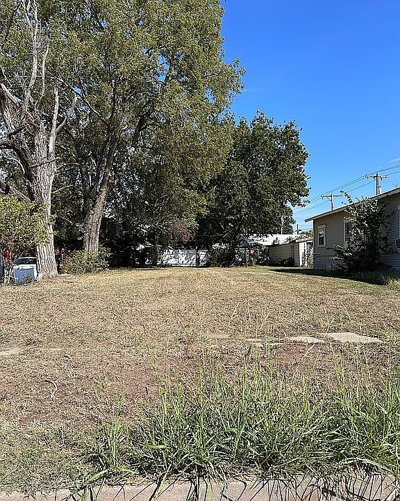 2nd image of 108 E Jackson Ave