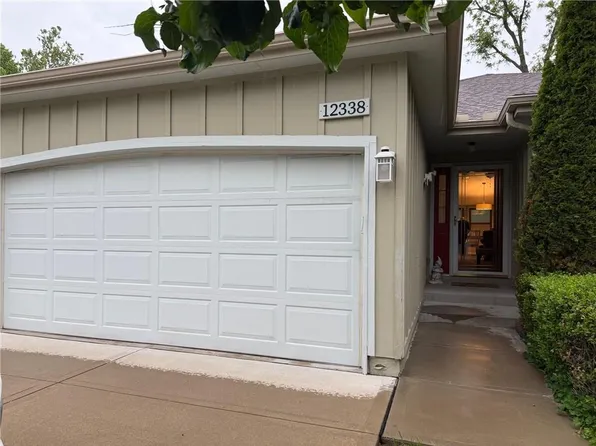 12338 W 105th Ter, Overland Park, KS 66215