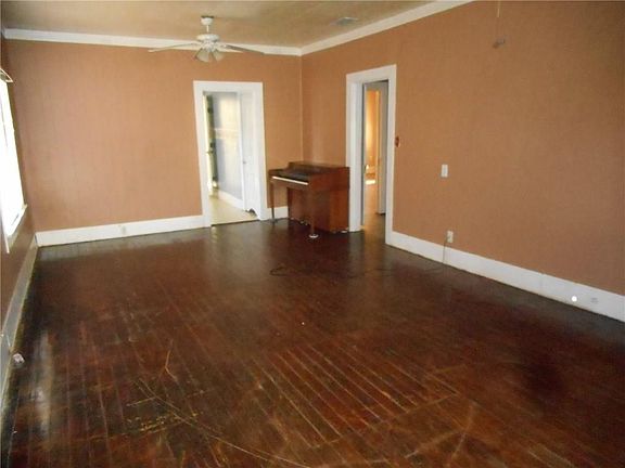 5th image of 711 Jefferson St