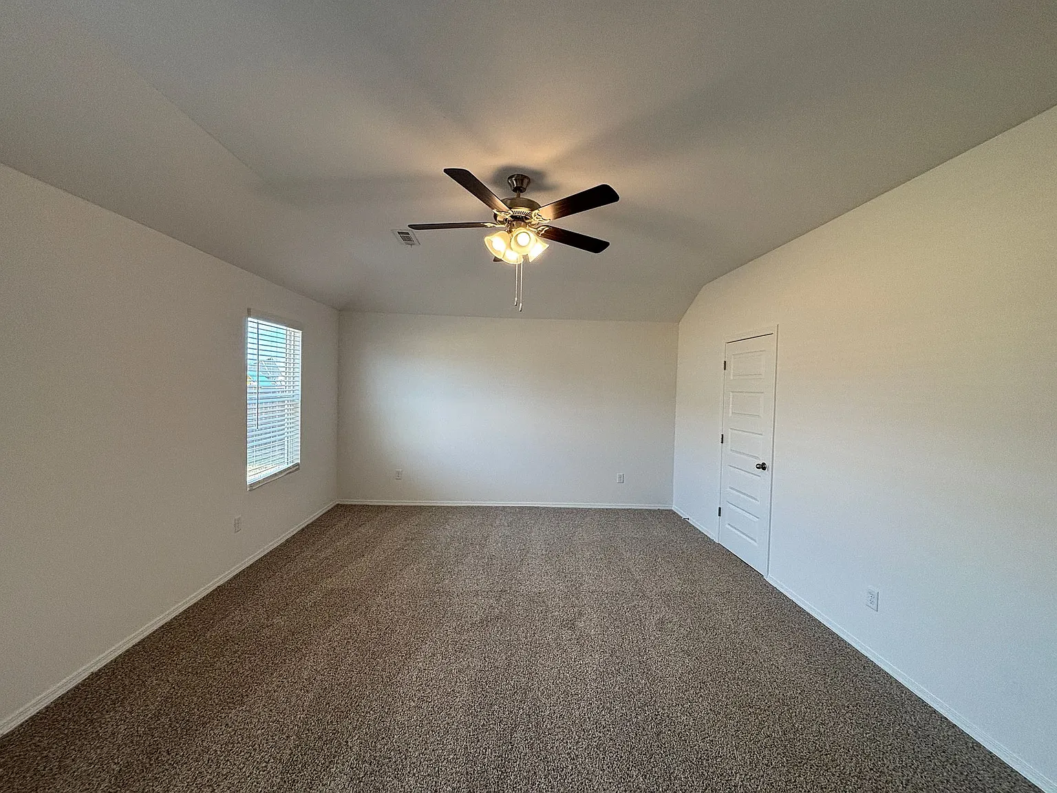 6099 Meridian Dr — Photo 3