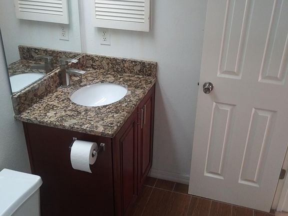 4th image of 142 Kings Pond Ave