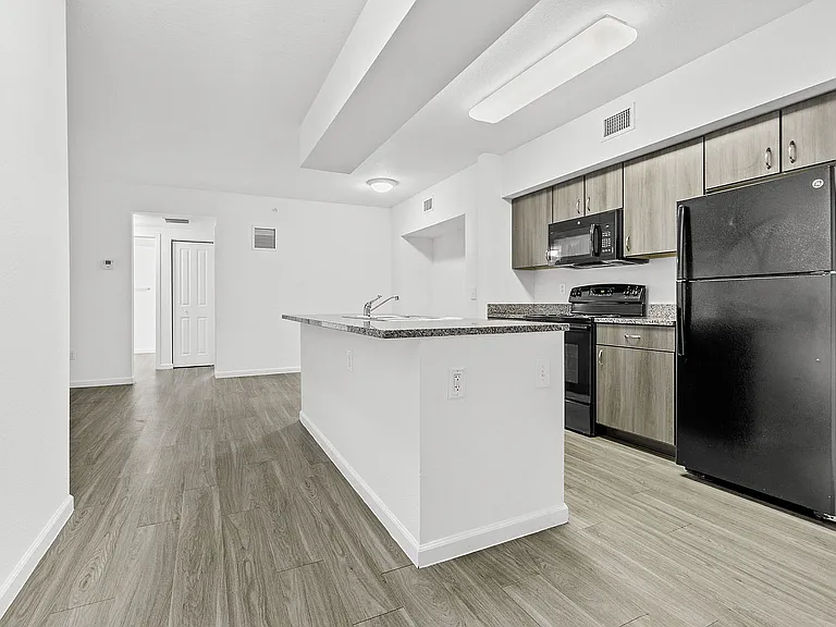 Palm Springs Apartments — Photo 28