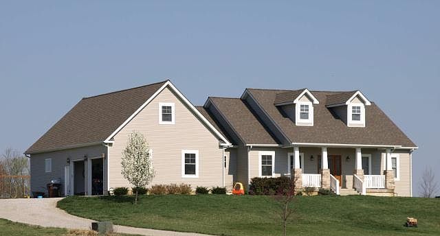 2nd image of 2613 Harbison Rd