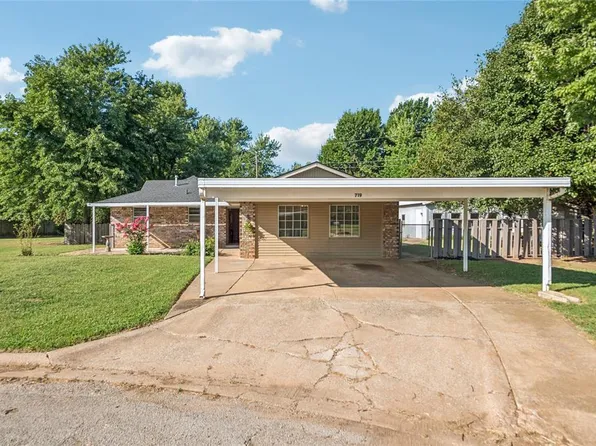 719 NW Belle St, Minco, OK 73059