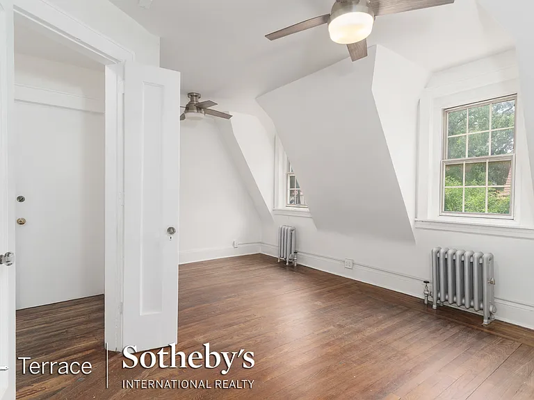 281 Burns St #2 — Photo 9