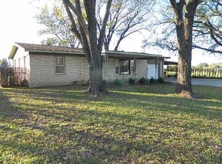 1013 Red Bud Dr, Azle, TX 76020