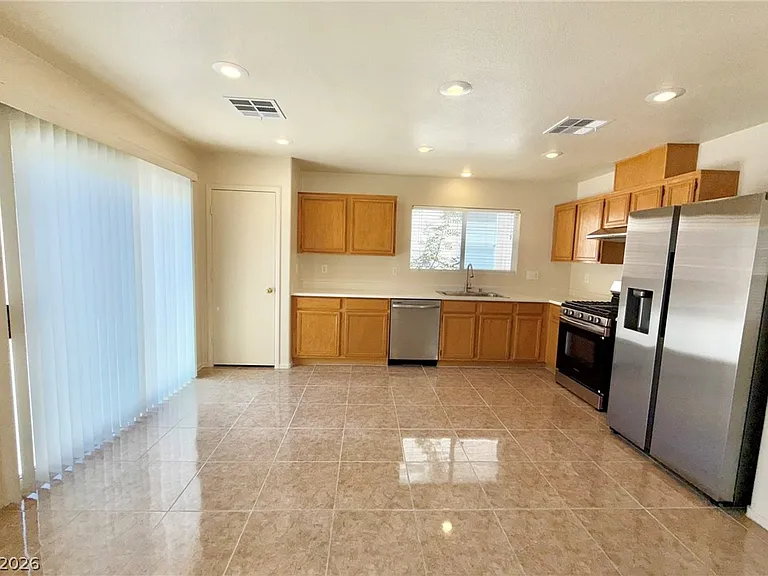 11225 Sandrone Ave — Photo 10