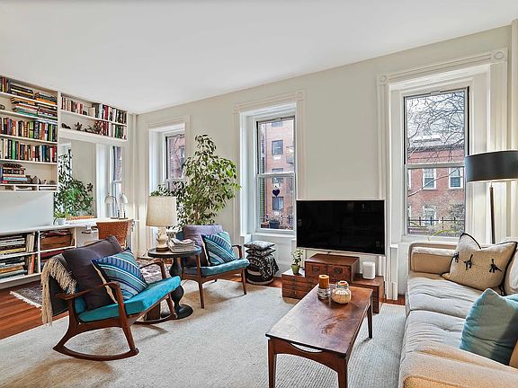 4th image of 413 State St APT 2