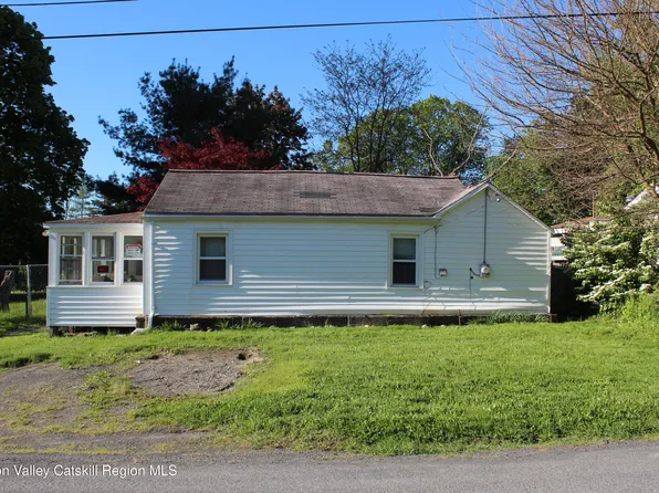 10 Ravish Road, Hudson, NY 12534