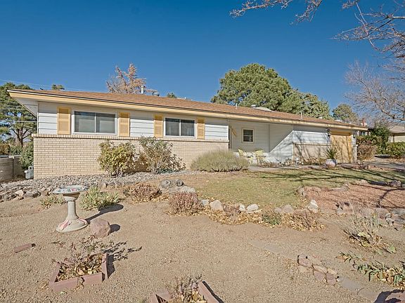 11609 Lexington Ave NE-3