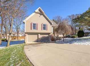 7811 N Rhode Ave, Kansas City, MO 64152