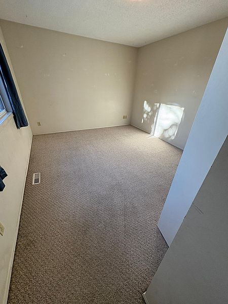 Calgary Townhouse for rent - 3 Bedrooms — photo 4