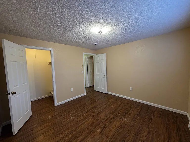 404 Belle Ave #2 — Photo 18