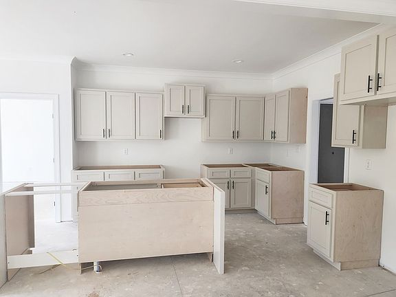 3rd image of 103 Brackley Ct