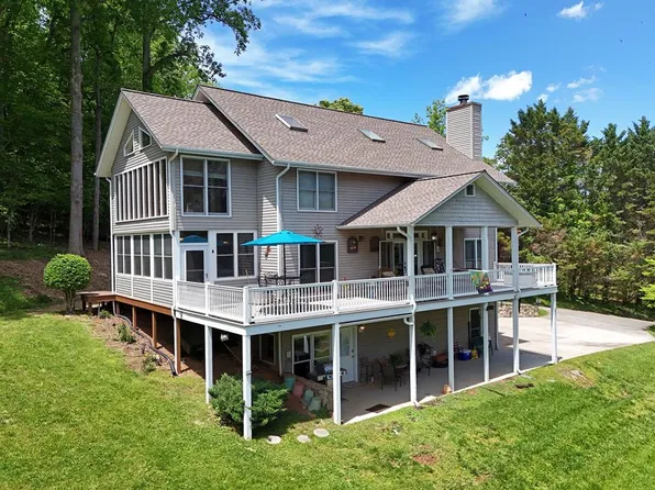 6000 Robinson Rd, Young Harris, GA 30582