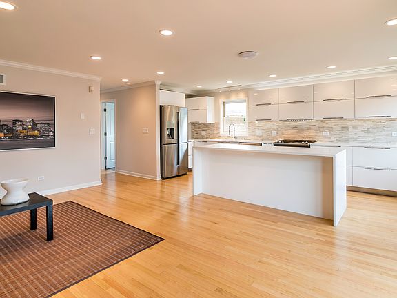 2nd image of 7450 W Winnemac Ave #1