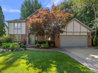 3837 Edenderry Dr, Troy, MI