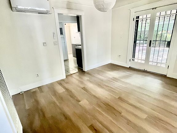 4th image of 342 W Chevy Chase Dr APT E
