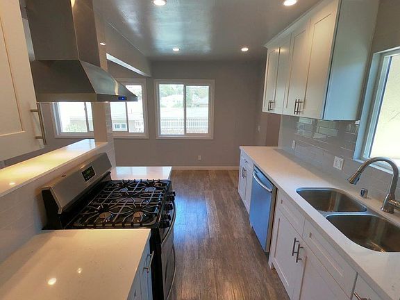 4th image of 316 N Bonnie Brae St APT 4