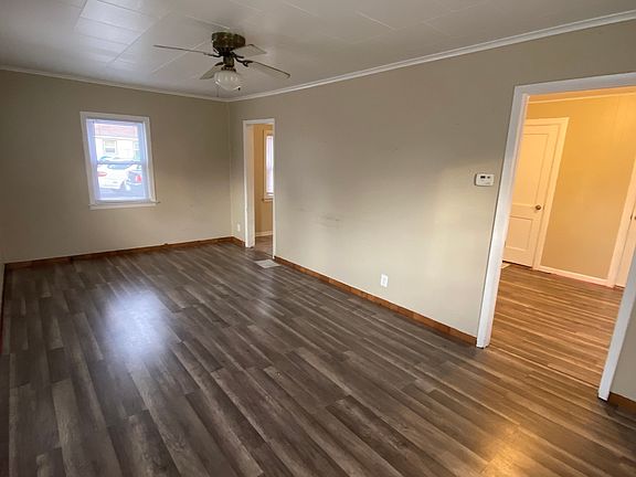 3rd image of 111 N Elmwood Dr