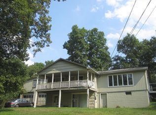 33 Wynding Way, Bushkill, PA 18324