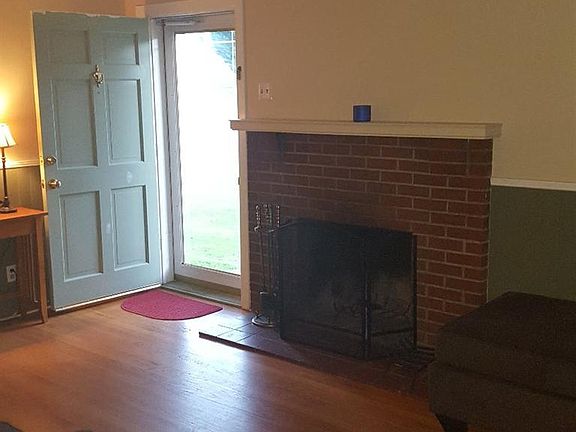 3rd image of 815 McCausland St