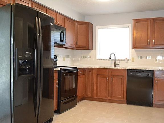 4th image of 8009 Sun Vista Way