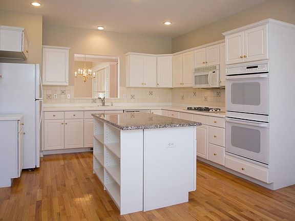 2nd image of 307 Willow Brook Dr #307