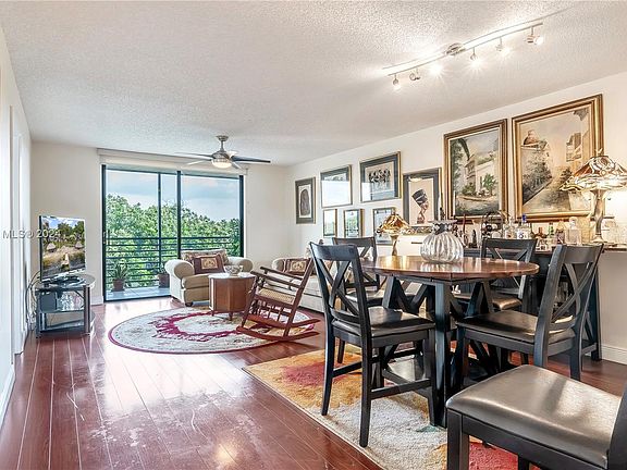 2nd image of 1101 Colony Point Cir APT 411