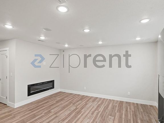 4th image of 42740 Jefferson St