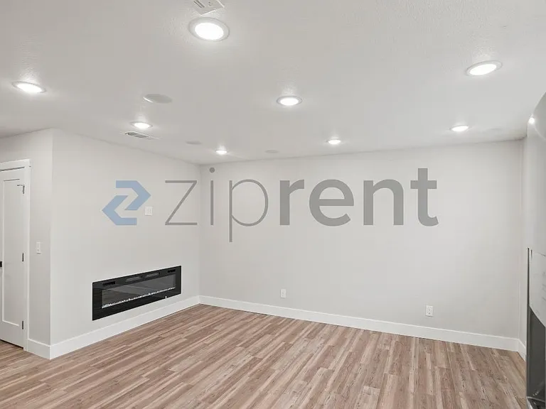 42740 Jefferson St — Photo 4