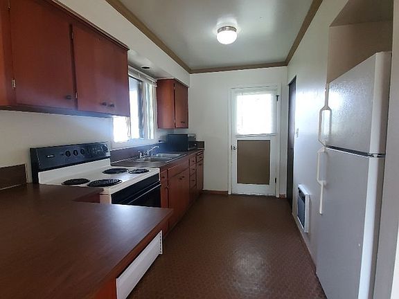 5th image of 2621 Grove St #2623