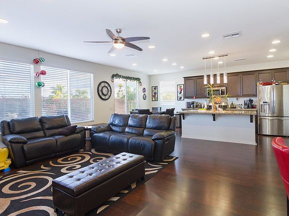 3rd image of 610 Amarra Ln