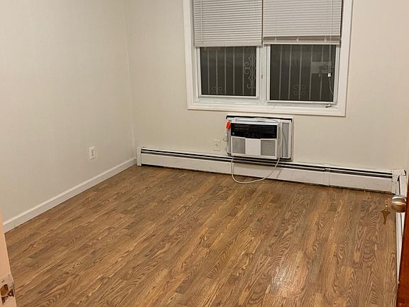 3rd image of 15002 35th Ave