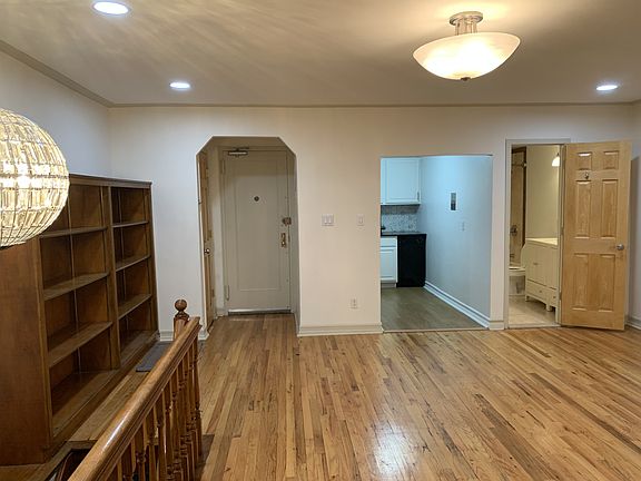 2nd image of 25 W 70th St APT B