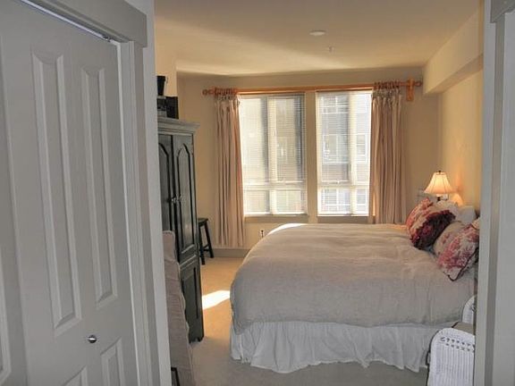 5th image of 2520 NE Park Dr #310