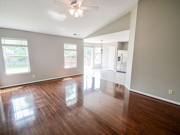 4th image of 8507 Smithfield Ln
