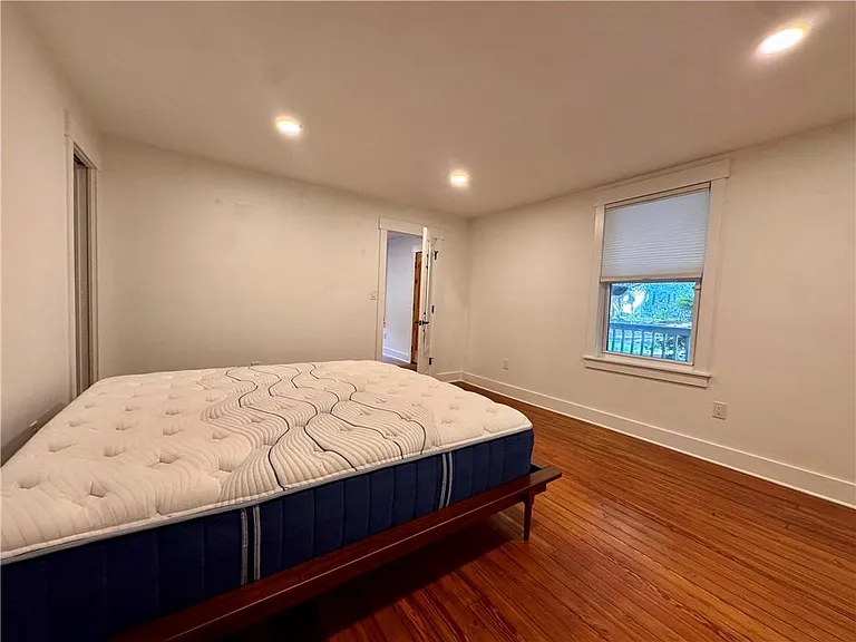 687 Brownwood Ave SE — Photo 10