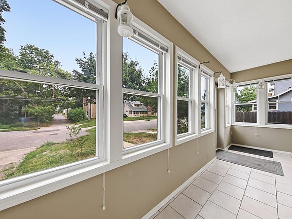 3rd image of 1004 Western Ave N